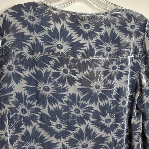 NWT PAIGE Selmah Floral Burnout Long-Sleeve Blouse size small in iced slate - Picture 11 of 12